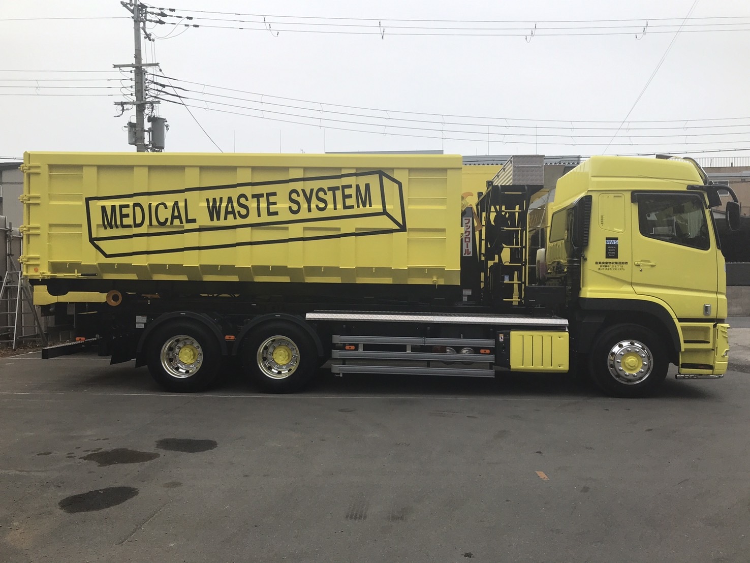 画像：大型コンテナ車