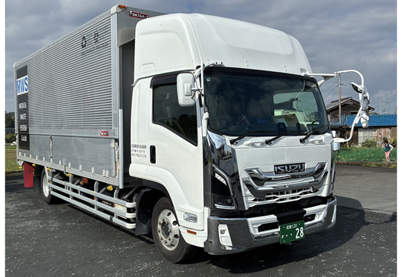 画像：4tコンテナ車